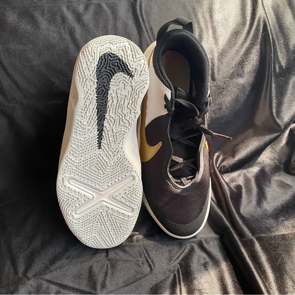 YOUTH SNEAKERS NWB